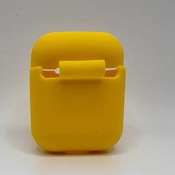 AirPods Case w AirTag Holder - Yellow - Picture 2 of 4
